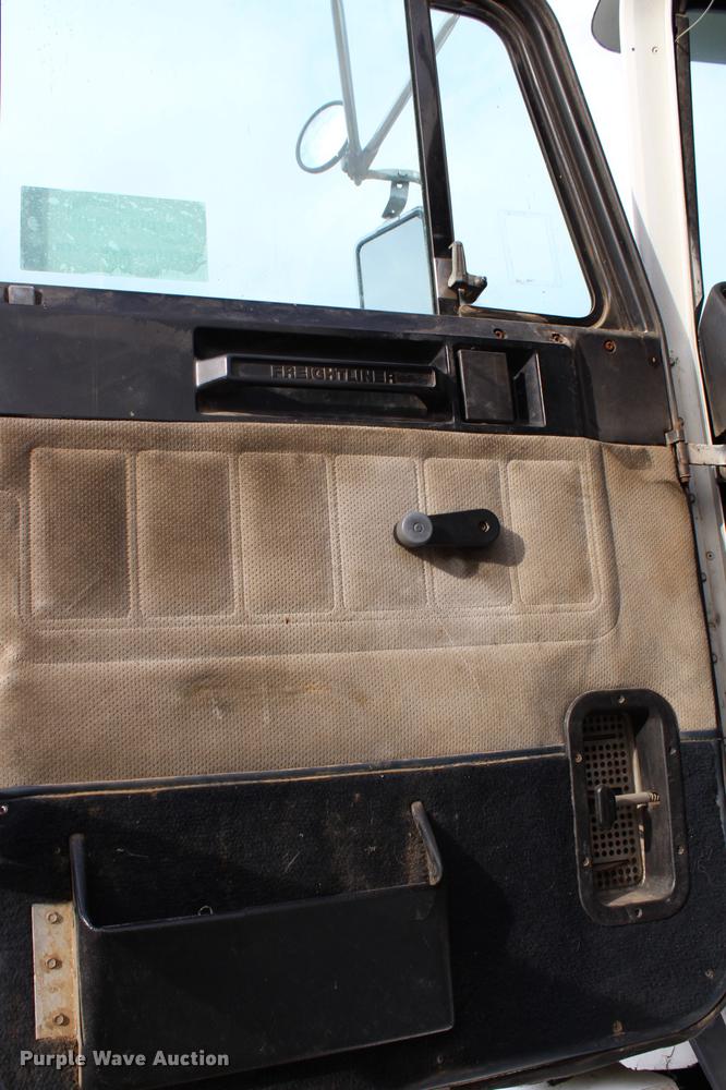 image for item DB6607 1994 Freightliner FLD120 semi truck