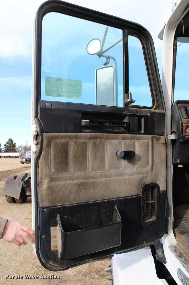 image for item DB6607 1994 Freightliner FLD120 semi truck