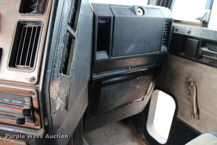 image for item DB6607 1994 Freightliner FLD120 semi truck