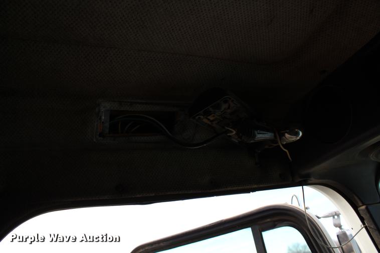 image for item DB6607 1994 Freightliner FLD120 semi truck