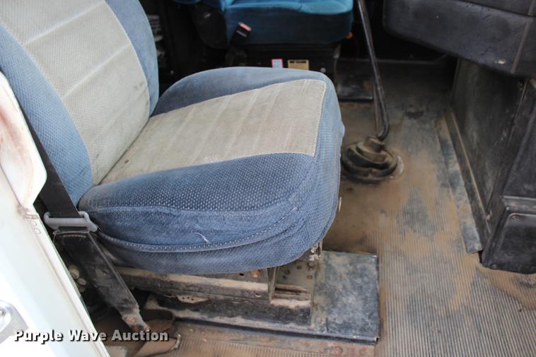 image for item DB6607 1994 Freightliner FLD120 semi truck