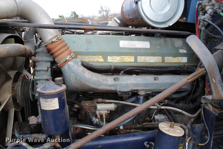 image for item DB6607 1994 Freightliner FLD120 semi truck