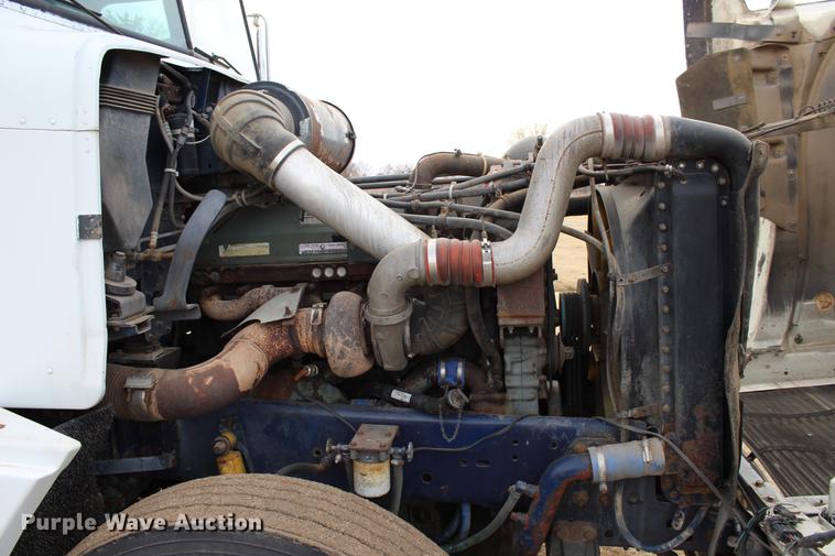 image for item DB6607 1994 Freightliner FLD120 semi truck