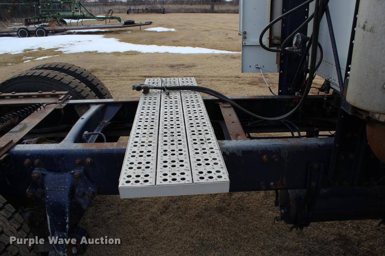 image for item DB6607 1994 Freightliner FLD120 semi truck