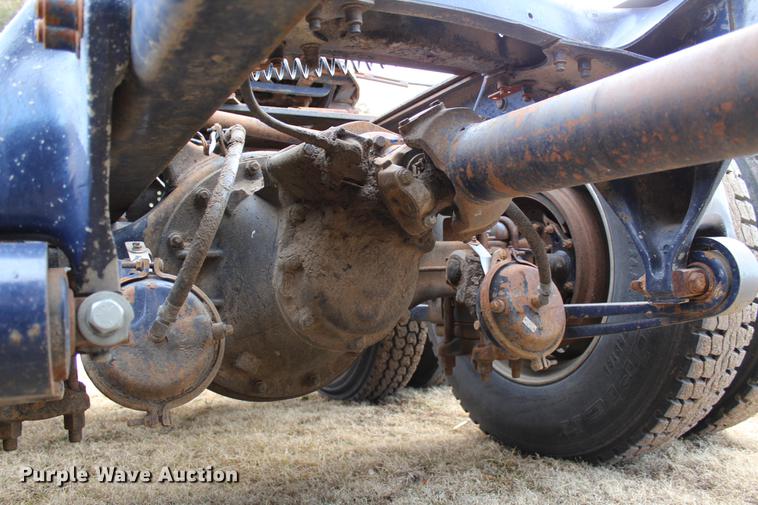 image for item DB6607 1994 Freightliner FLD120 semi truck