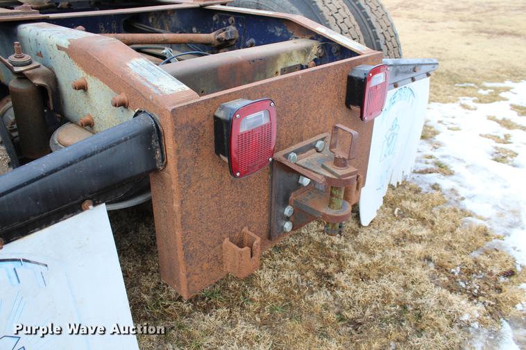 image for item DB6607 1994 Freightliner FLD120 semi truck