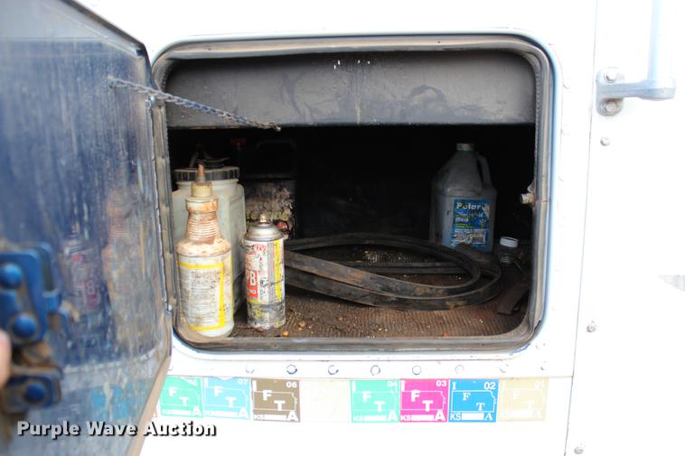 image for item DB6607 1994 Freightliner FLD120 semi truck