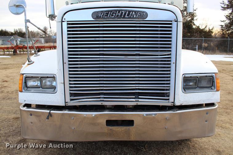 image for item DB6607 1994 Freightliner FLD120 semi truck