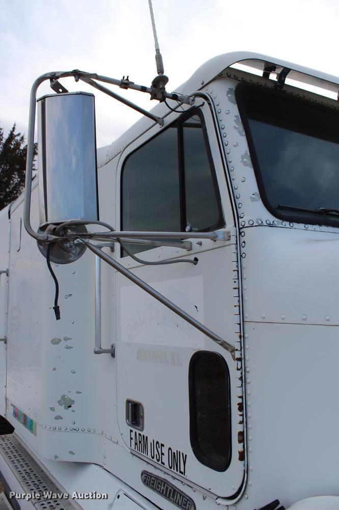 image for item DB6607 1994 Freightliner FLD120 semi truck