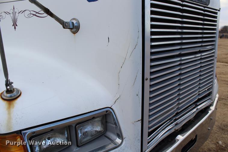 image for item DB6607 1994 Freightliner FLD120 semi truck