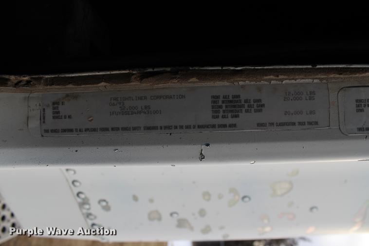 image for item DB6607 1994 Freightliner FLD120 semi truck