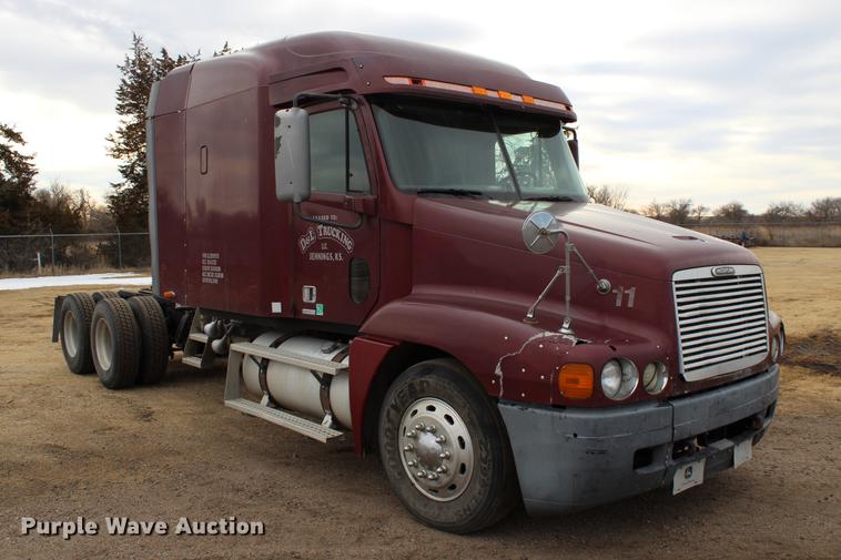 image for item DB6608 2001 Freightliner ST120 semi truck