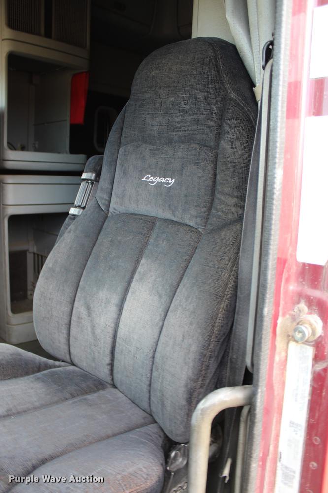 image for item DB6608 2001 Freightliner ST120 semi truck