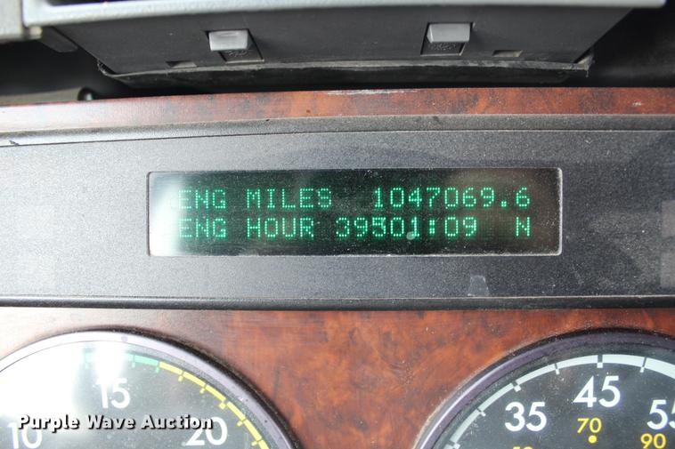 image for item DB6608 2001 Freightliner ST120 semi truck