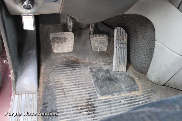 image for item DB6608 2001 Freightliner ST120 semi truck