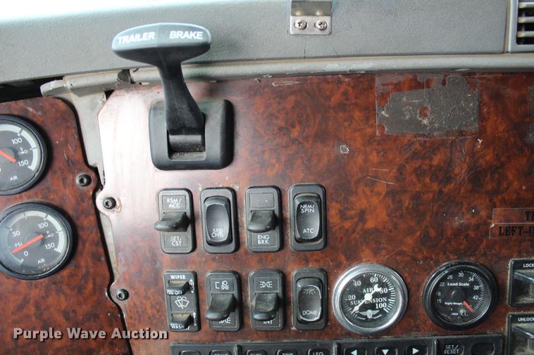 image for item DB6608 2001 Freightliner ST120 semi truck