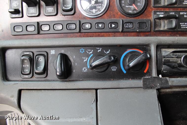 image for item DB6608 2001 Freightliner ST120 semi truck