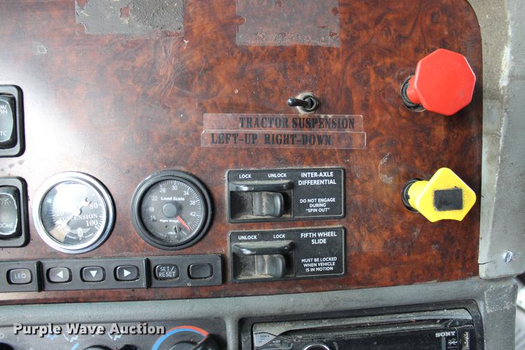 image for item DB6608 2001 Freightliner ST120 semi truck