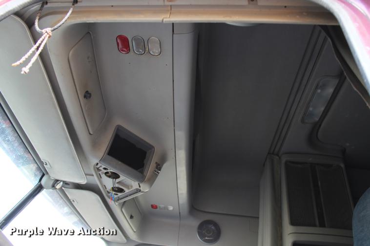 image for item DB6608 2001 Freightliner ST120 semi truck