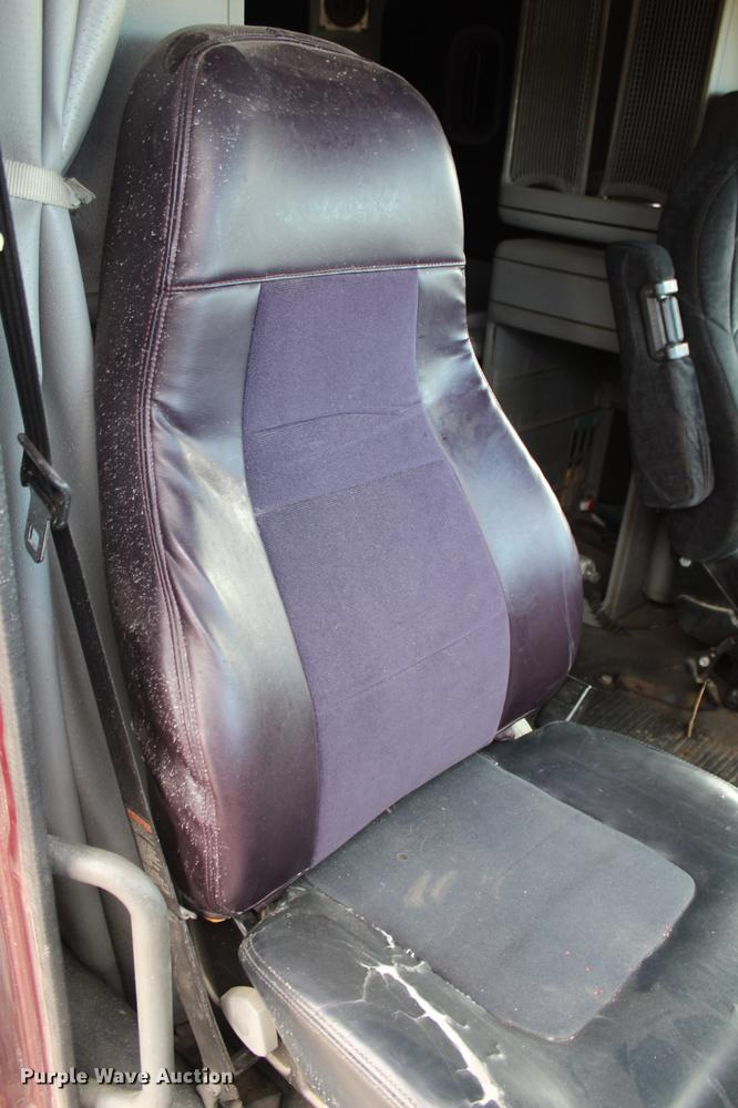 image for item DB6608 2001 Freightliner ST120 semi truck