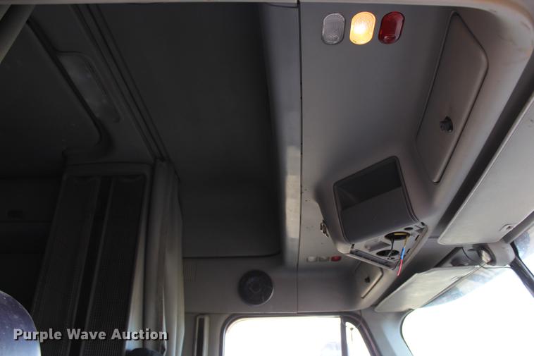 image for item DB6608 2001 Freightliner ST120 semi truck