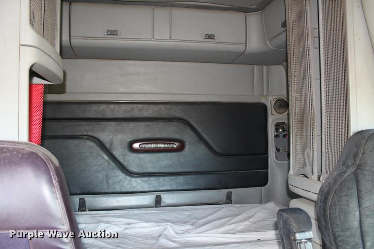 image for item DB6608 2001 Freightliner ST120 semi truck