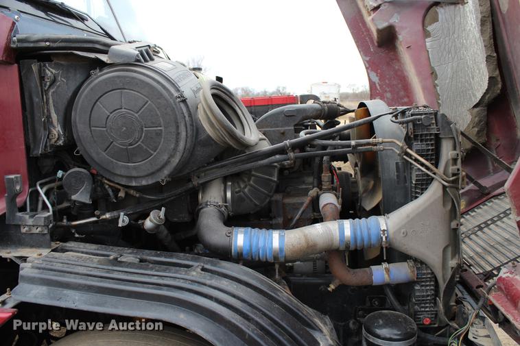 image for item DB6608 2001 Freightliner ST120 semi truck