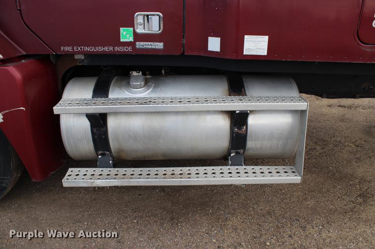 image for item DB6608 2001 Freightliner ST120 semi truck