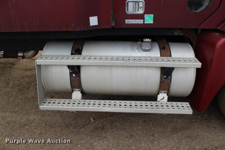 image for item DB6608 2001 Freightliner ST120 semi truck