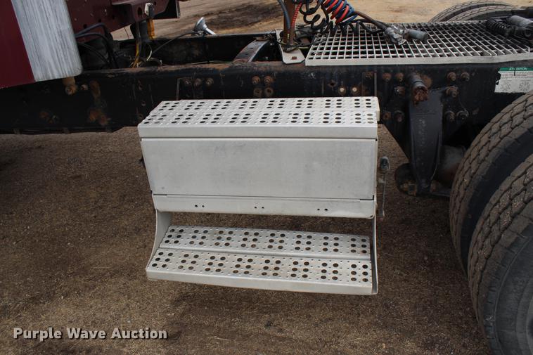 image for item DB6608 2001 Freightliner ST120 semi truck