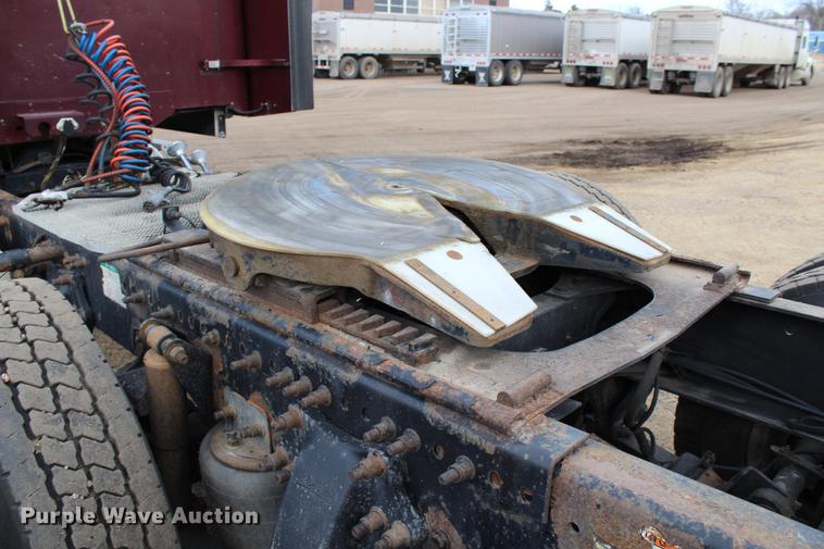 image for item DB6608 2001 Freightliner ST120 semi truck