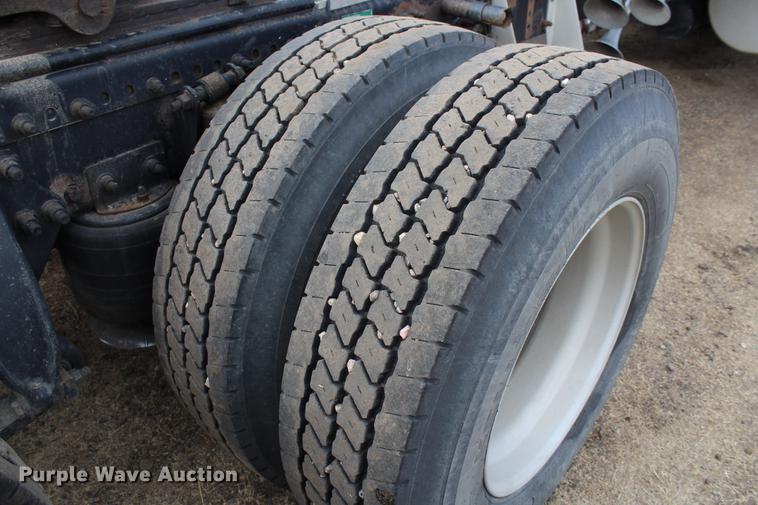 image for item DB6608 2001 Freightliner ST120 semi truck