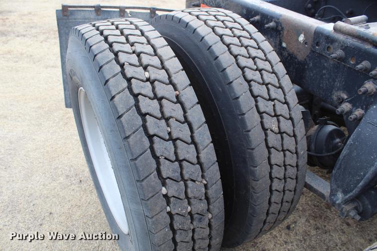 image for item DB6608 2001 Freightliner ST120 semi truck