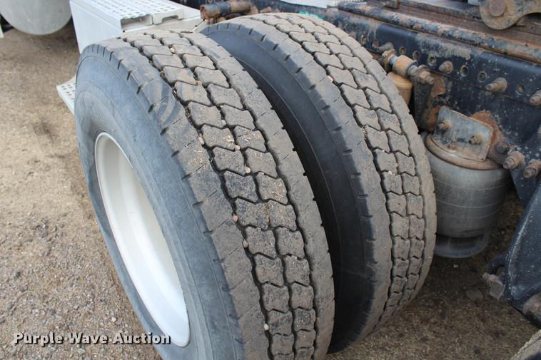 image for item DB6608 2001 Freightliner ST120 semi truck