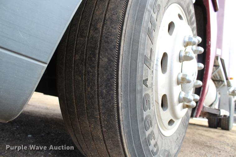 image for item DB6608 2001 Freightliner ST120 semi truck