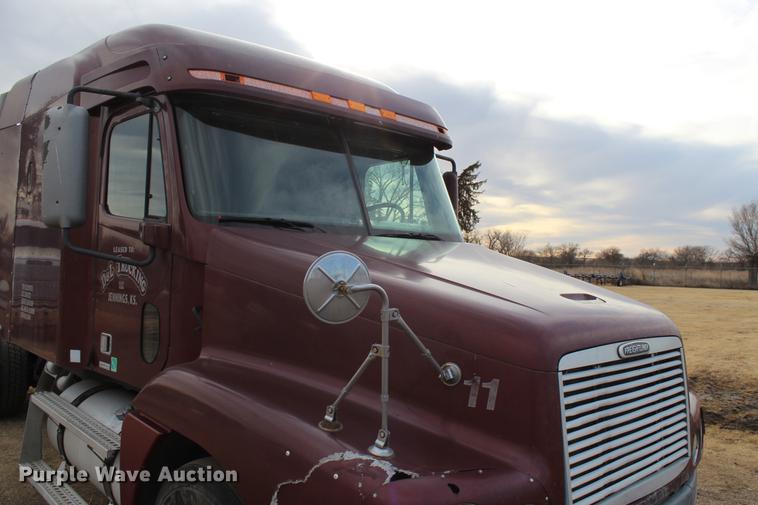 image for item DB6608 2001 Freightliner ST120 semi truck