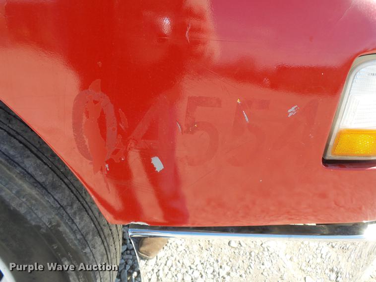 image for item DB7231 2006 Volvo VNM semi truck