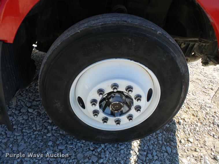 image for item DB7231 2006 Volvo VNM semi truck