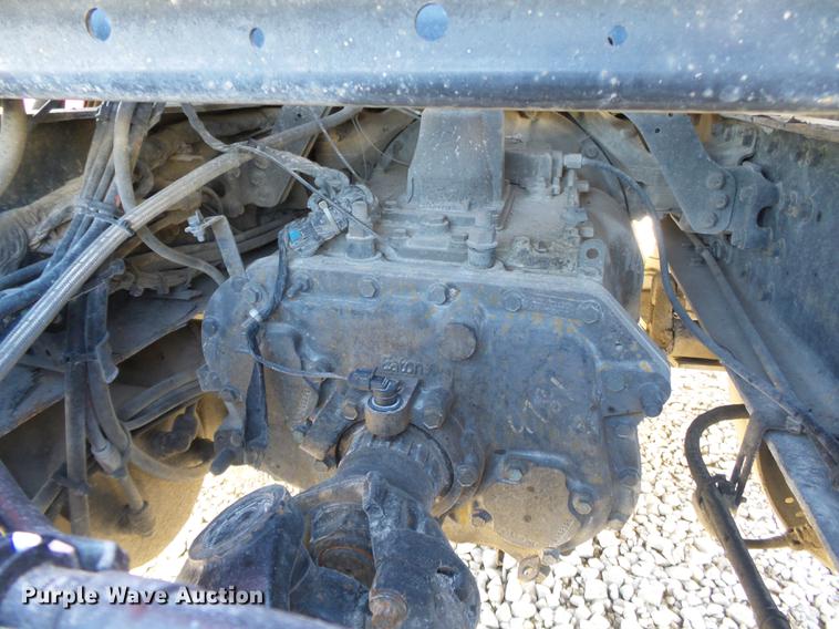 image for item DB7231 2006 Volvo VNM semi truck