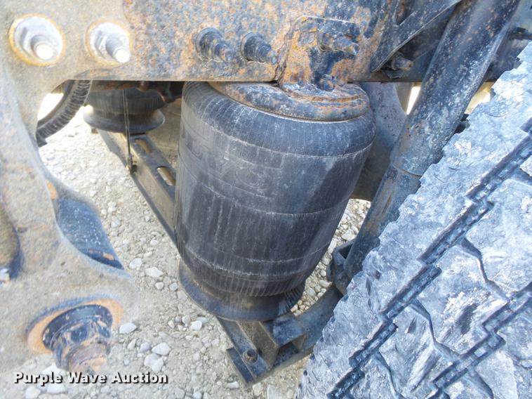 image for item DB7231 2006 Volvo VNM semi truck