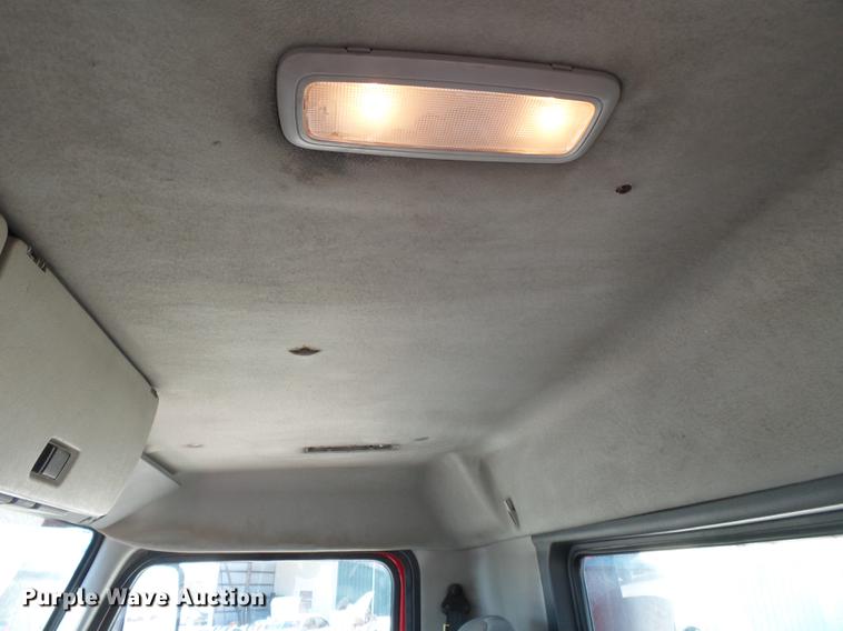 image for item DB7231 2006 Volvo VNM semi truck