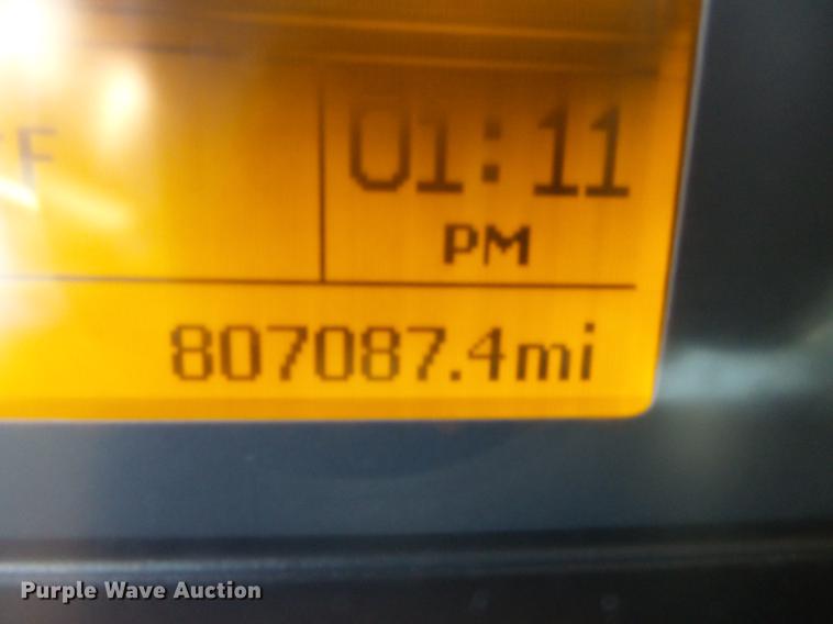 image for item DB7231 2006 Volvo VNM semi truck