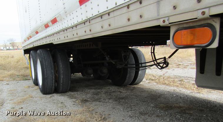 image for item DB9772 2001 Wabash dry van trailer