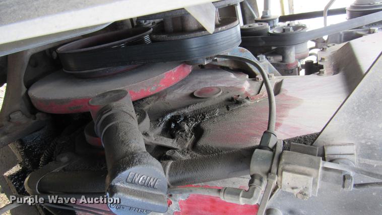 image for item DC2190 2001 Volvo VNL semi truck