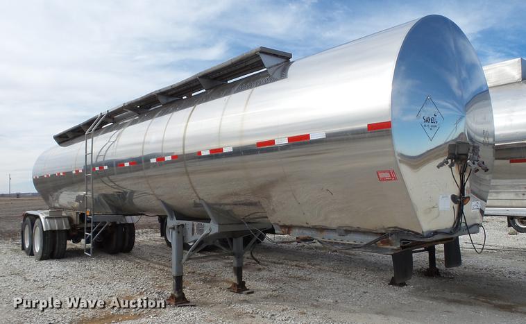 image for item DC5684 1971 Heil tank trailer