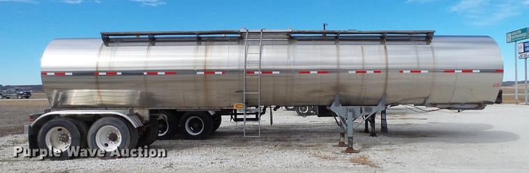 image for item DC5684 1971 Heil tank trailer