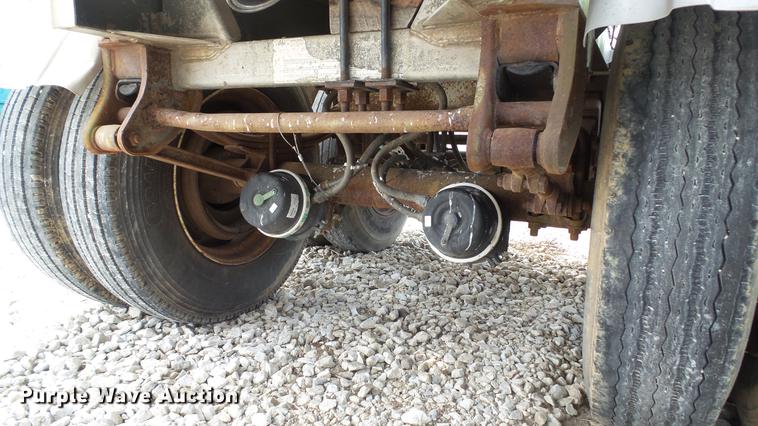 image for item DC5684 1971 Heil tank trailer