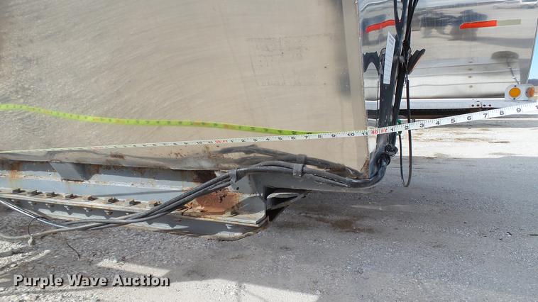 image for item DC5684 1971 Heil tank trailer