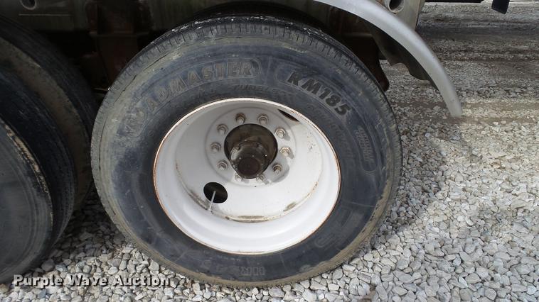 image for item DC5684 1971 Heil tank trailer