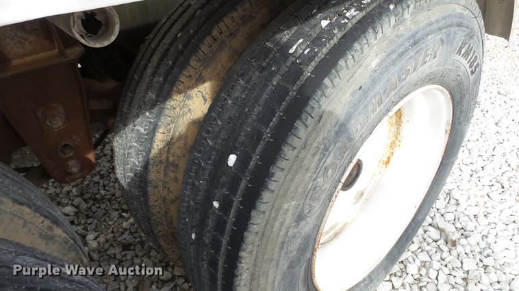 image for item DC5684 1971 Heil tank trailer